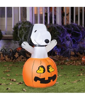 Snoopy Peanuts Light Up Yard Decoration